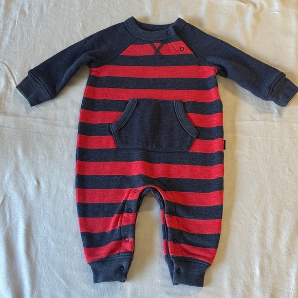GAP - LIKE NEW - Red and Navy Striped Kids Footie Romper/jumpsuit - Picture 1 of 3